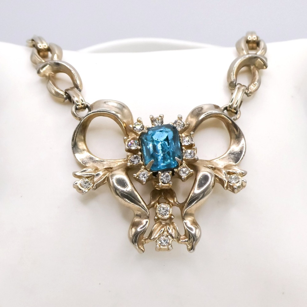 1940s Blue Rhinestone Bow 15in Station Necklace Womens Vintage Potmetal Gold